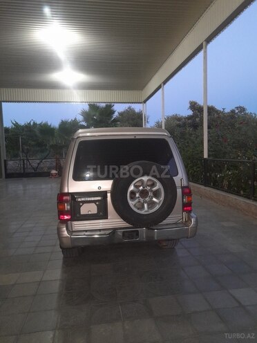 Mitsubishi Pajero 1992, 285,544 km - 2.5 l - Sabirabad