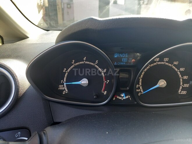 Ford Fiesta 2013, 228,500 km - 1.6 л - Bakı