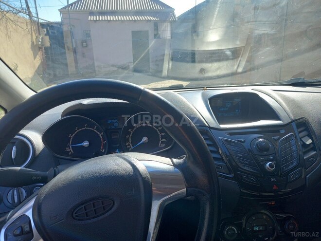 Ford Fiesta 2013, 228,500 km - 1.6 л - Bakı