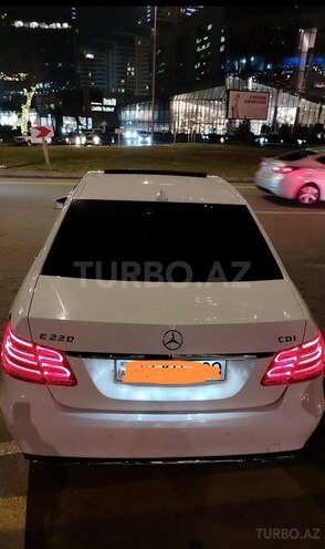 Mercedes E 250 2014, 245,000 km - 2.1 л - Bakı