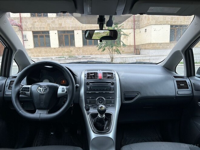 Toyota Auris 2010, 256,000 km - 1.4 l - Ağcabədi