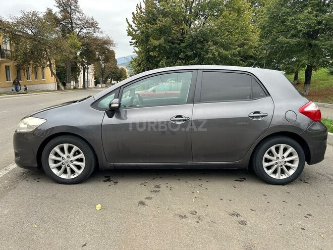 Toyota Auris 2010, 256,000 km - 1.4 l - Ağcabədi