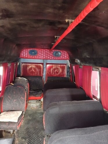 Mercedes 208 D 1992, 350,000 km - 2.3 l - Biləsuvar