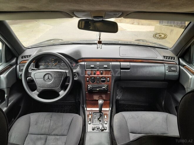Mercedes E 220 1997, 222,220 km - 2.2 l - Bakı