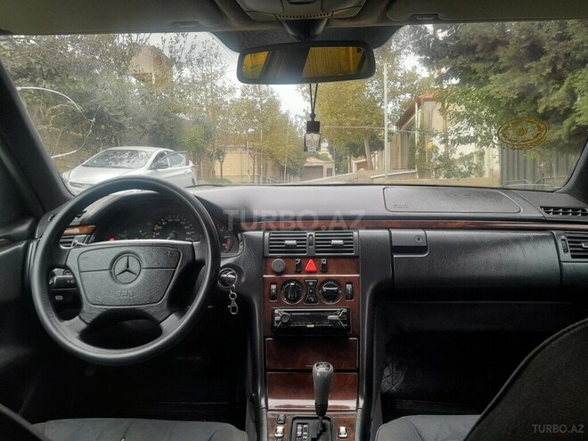 Mercedes E 220 1997, 222,220 km - 2.2 l - Bakı