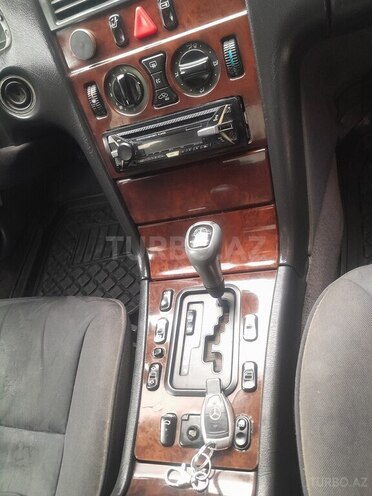 Mercedes E 220 1997, 222,220 km - 2.2 l - Bakı
