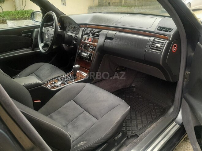 Mercedes E 220 1997, 222,220 km - 2.2 l - Bakı