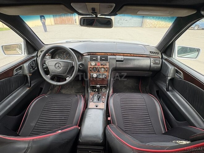 Mercedes E 230 1996, 245,000 km - 2.3 l - Bakı