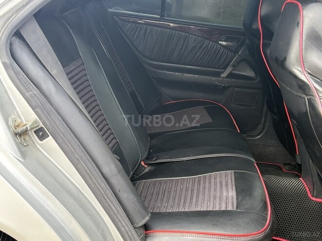 Mercedes E 230 1996, 245,000 km - 2.3 l - Bakı
