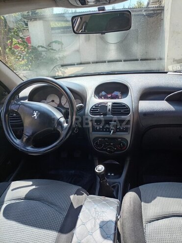 Peugeot 206 2005, 250,000 km - 1.4 l - Bakı