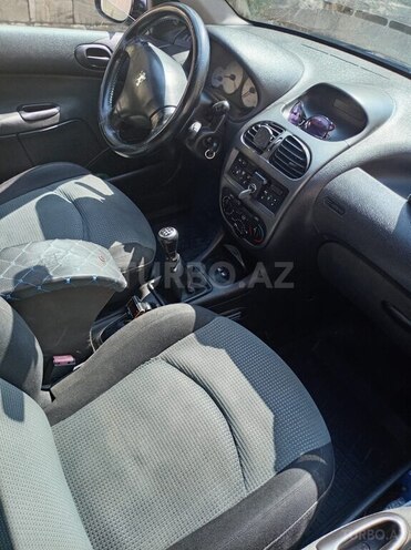 Peugeot 206 2005, 250,000 km - 1.4 l - Bakı