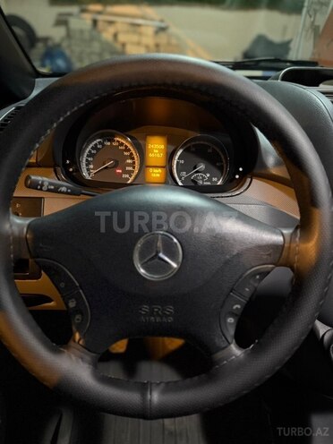 Mercedes  2008, 250,000 km - 2.1 l - Salyan