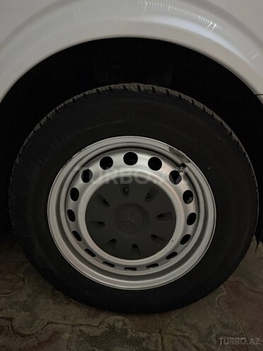 Mercedes  2008, 250,000 km - 2.1 l - Salyan