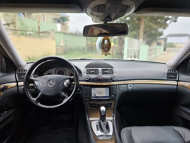 Mercedes E 240 2004, 303,322 km - 2.6 l - Salyan