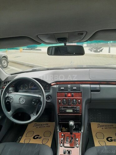 Mercedes E 220 1999, 290,000 km - 2.2 l - Bakı