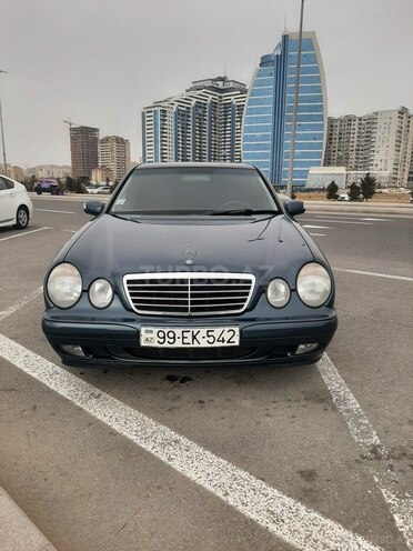 Mercedes E 220 1999, 290,000 km - 2.2 l - Bakı