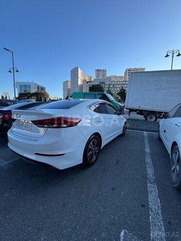 Hyundai Elantra 2016, 196,800 km - 1.6 l - Bakı