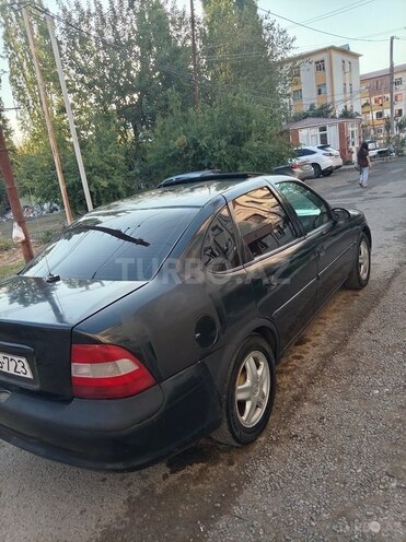 Opel Vectra 1997, 285,000 km - 1.8 l - Masallı