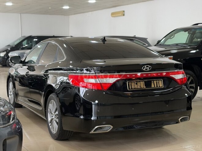Hyundai Grandeur 2015, 260,000 km - 2.2 l - Bakı
