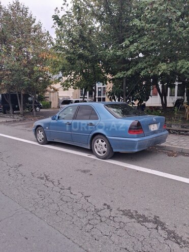 Mercedes C 200 1997, 380,000 km - 2.0 l - Qəbələ