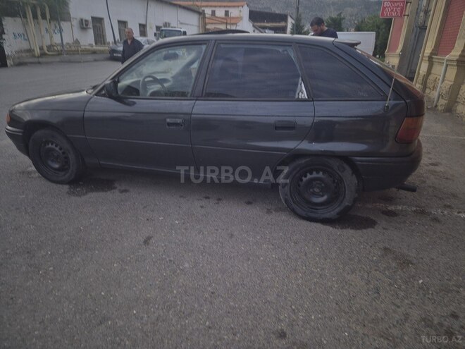 Opel Astra 1993, 350,000 km - 1.4 л - Bakı