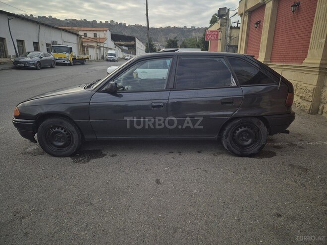 Opel Astra 1993, 350,000 km - 1.4 л - Bakı