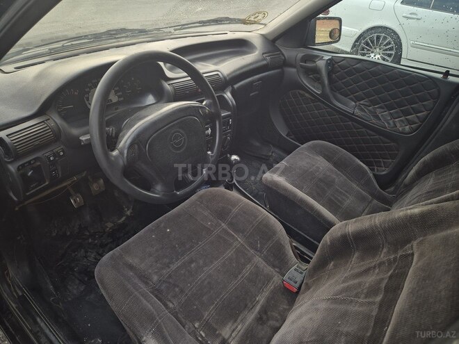Opel Astra 1993, 350,000 km - 1.4 л - Bakı