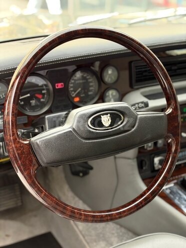 Jaguar  1985, 89,000 km - 5.3 l - Bakı