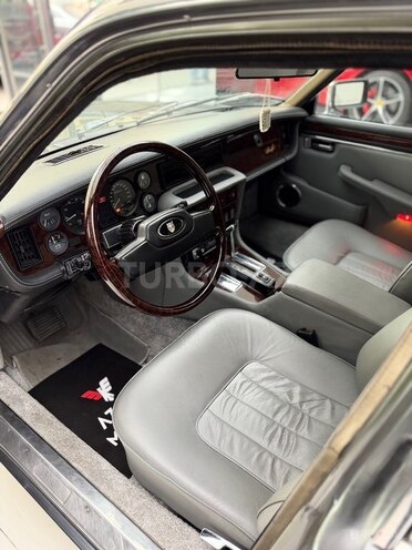 Jaguar  1985, 89,000 km - 5.3 l - Bakı
