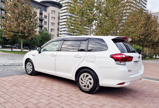 Toyota Corolla Fielder 2018, 195,000 km - 1.5 л - Bakı