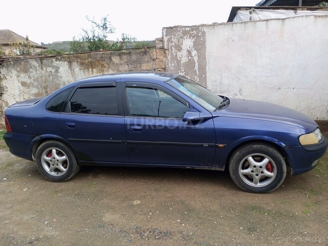 Opel Vectra 1997, 350,000 km - 1.8 l - Hacıqabul