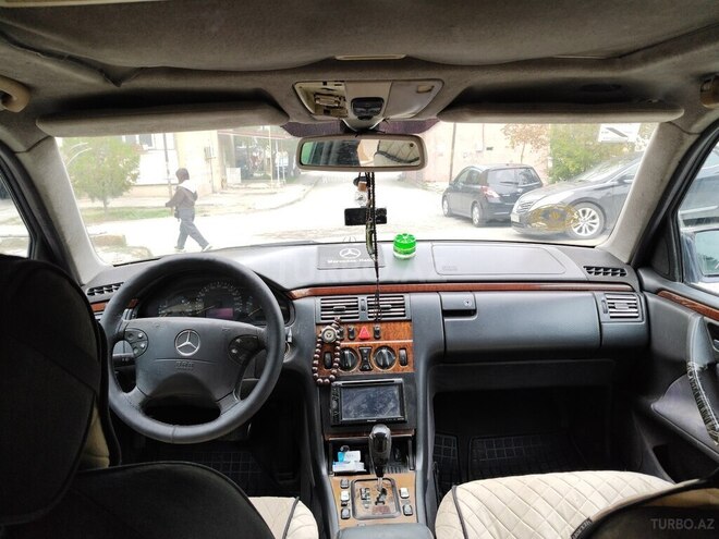 Mercedes E 220 1999, 715,596 km - 2.2 l - Sumqayıt