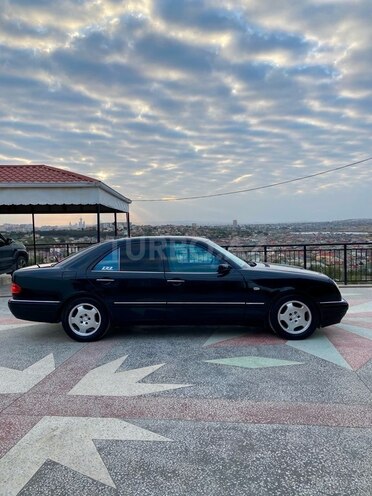 Mercedes E 220 1998, 432,000 km - 2.2 l - Bakı