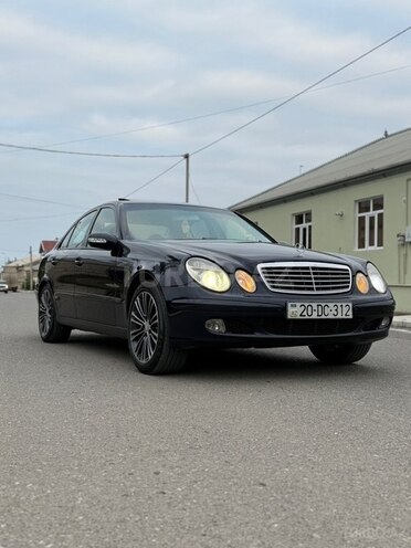 Mercedes E 240 2003, 362,000 km - 2.6 л - Qazax