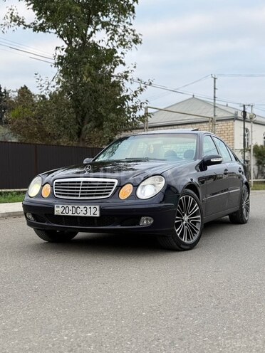 Mercedes E 240 2003, 362,000 km - 2.6 л - Qazax