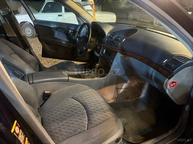 Mercedes E 240 2003, 362,000 km - 2.6 л - Qazax