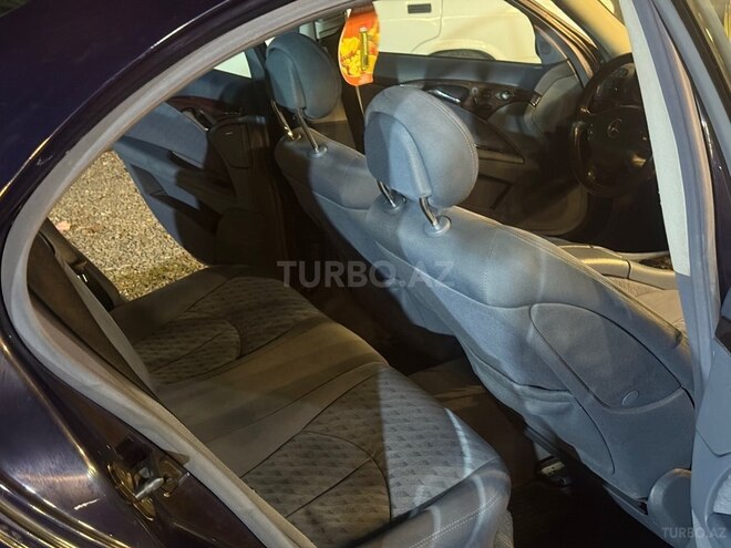 Mercedes E 240 2003, 362,000 km - 2.6 л - Qazax