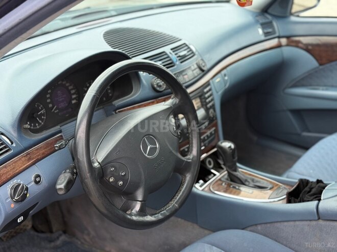 Mercedes E 240 2003, 362,000 km - 2.6 л - Qazax