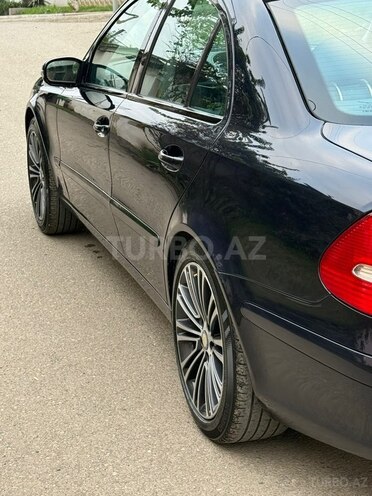 Mercedes E 240 2003, 362,000 km - 2.6 л - Qazax