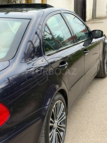 Mercedes E 240 2003, 362,000 km - 2.6 л - Qazax
