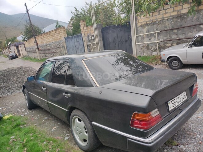 Mercedes E 250 1993, 735,000 km - 2.5 л - Şəki