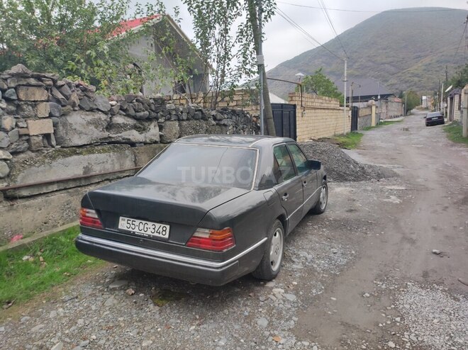 Mercedes E 250 1993, 735,000 km - 2.5 л - Şəki