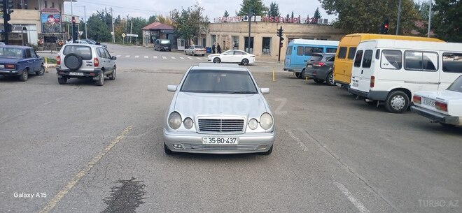 Mercedes E 220 1998, 635,000 km - 2.2 л - Qazax
