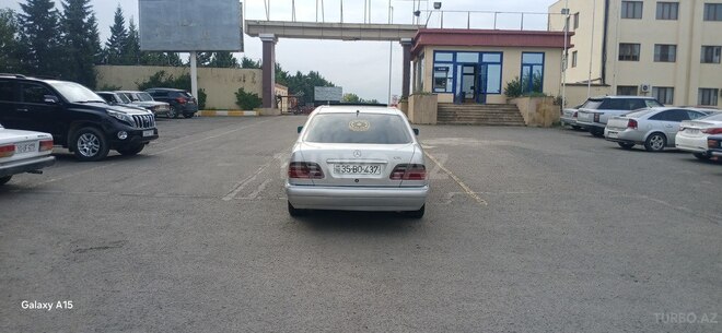 Mercedes E 220 1998, 635,000 km - 2.2 л - Qazax