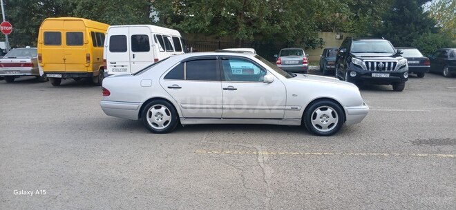 Mercedes E 220 1998, 635,000 km - 2.2 л - Qazax