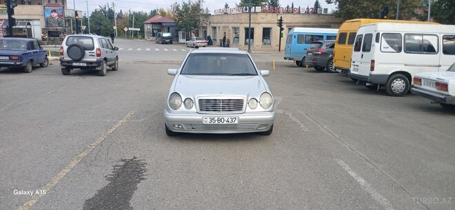Mercedes E 220 1998, 635,000 km - 2.2 л - Qazax