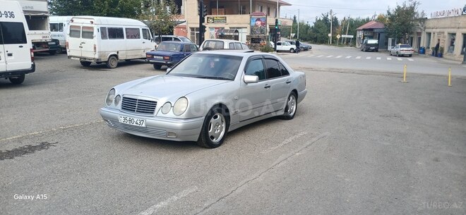 Mercedes E 220 1998, 635,000 km - 2.2 л - Qazax