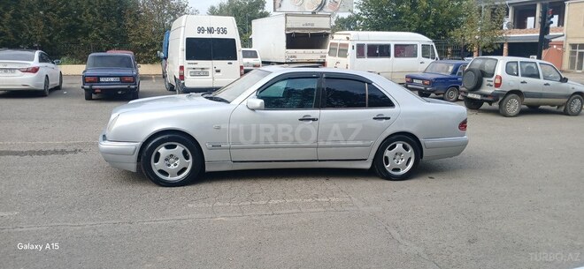 Mercedes E 220 1998, 635,000 km - 2.2 л - Qazax