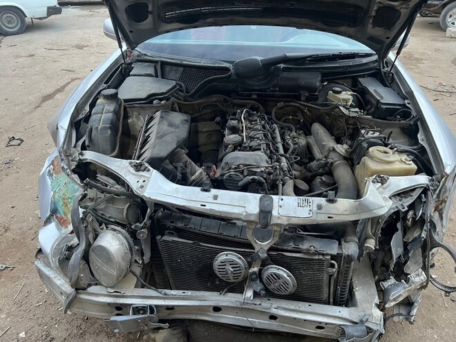 Mercedes E 220 1999, 258,668 km - 2.2 л - Bakı