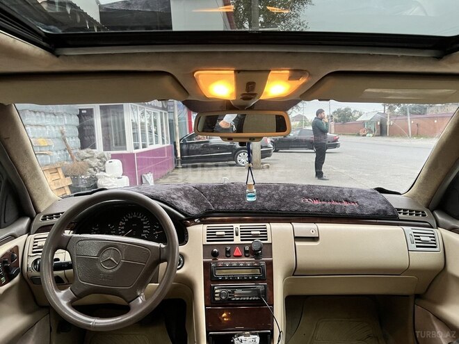 Mercedes E 230 1996, 453,500 km - 2.3 l - Göyçay